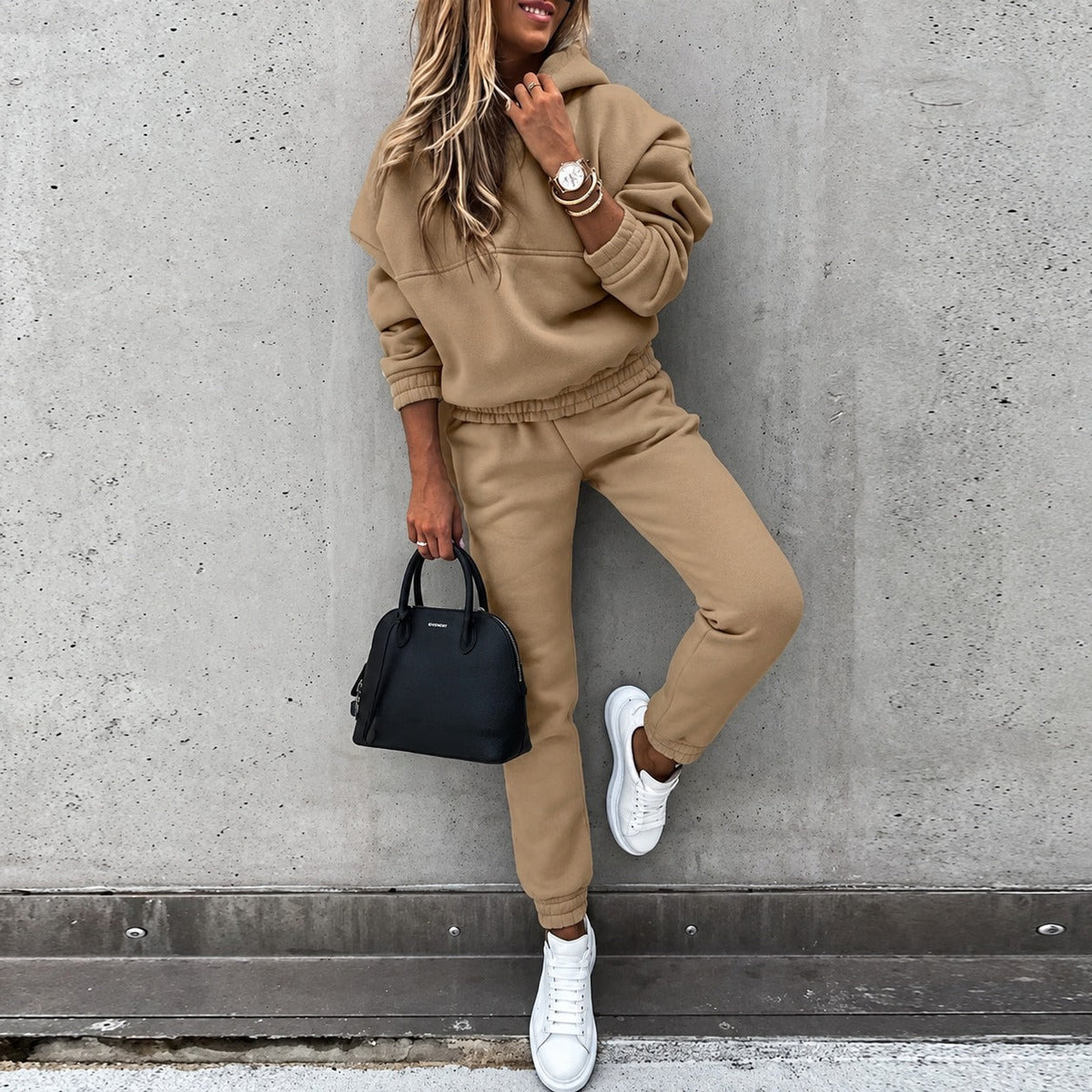 Alisha - Set aus Langarm-Sweatshirt und Hose