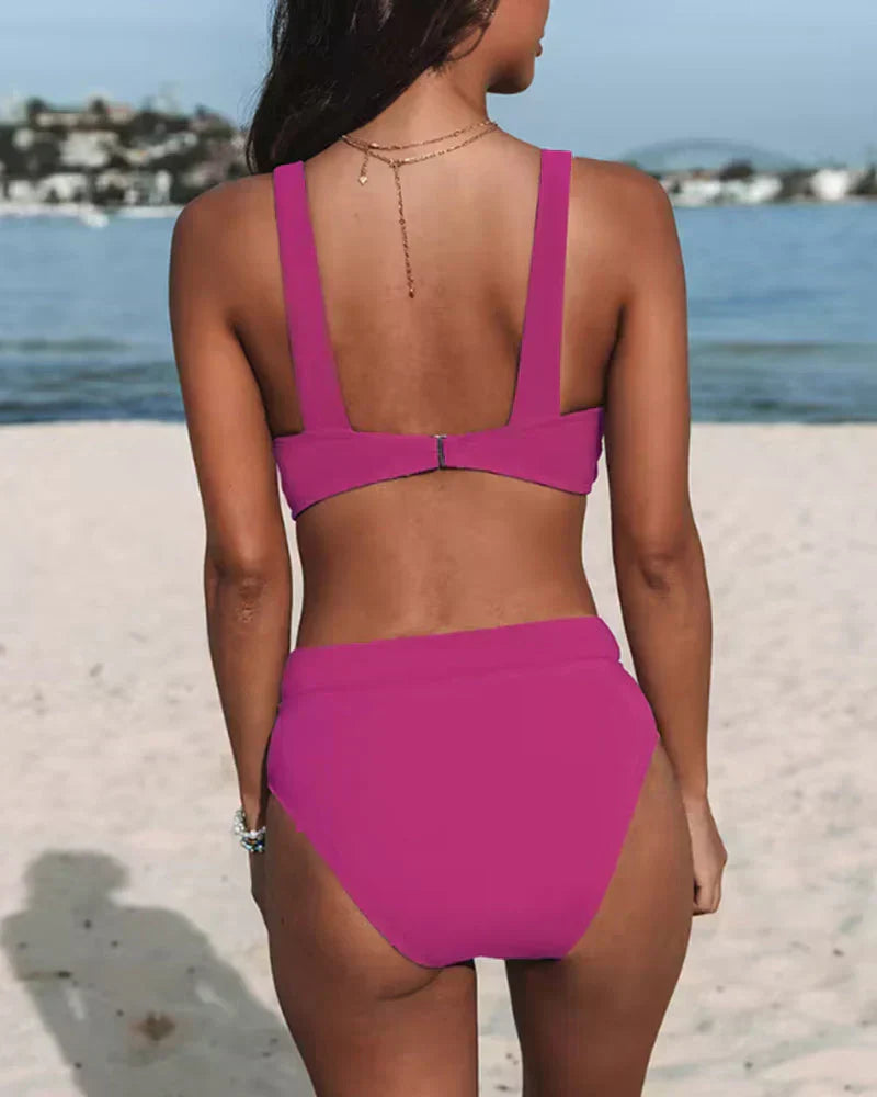 Tallia – Schlankmachender Bikini, der die Figur hervorhebt