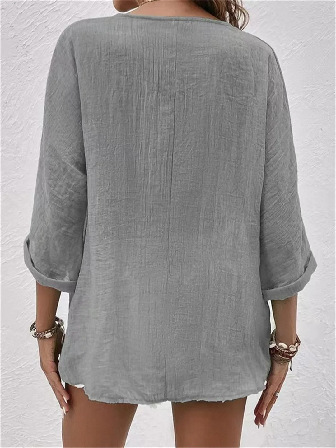 Fayo - Schlichte Bluse mit V-Ausschnitt und Knöpfen