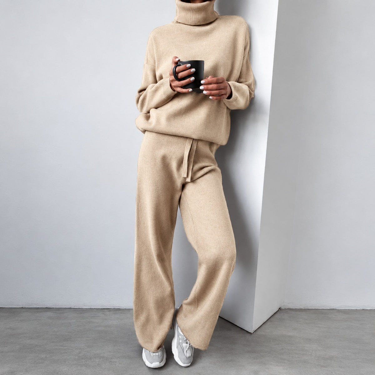 Freizeitset für Damen - Rollkragenpullover und Weite-Hose mit lockerer Passform