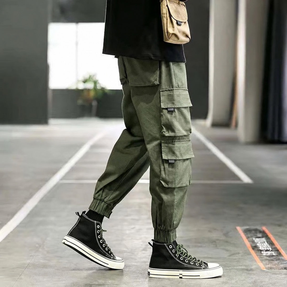Herren Cargo-Hosen Tapered Fit mit elastischen Bündchen und mehreren Taschen