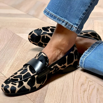 Claire – Klassische Loafers im Tiermuster