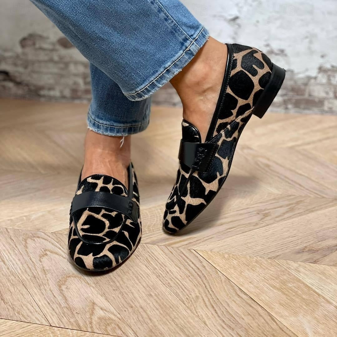 Katherina - Damen-Loafer mit schwarzem Detail im eleganten Stil