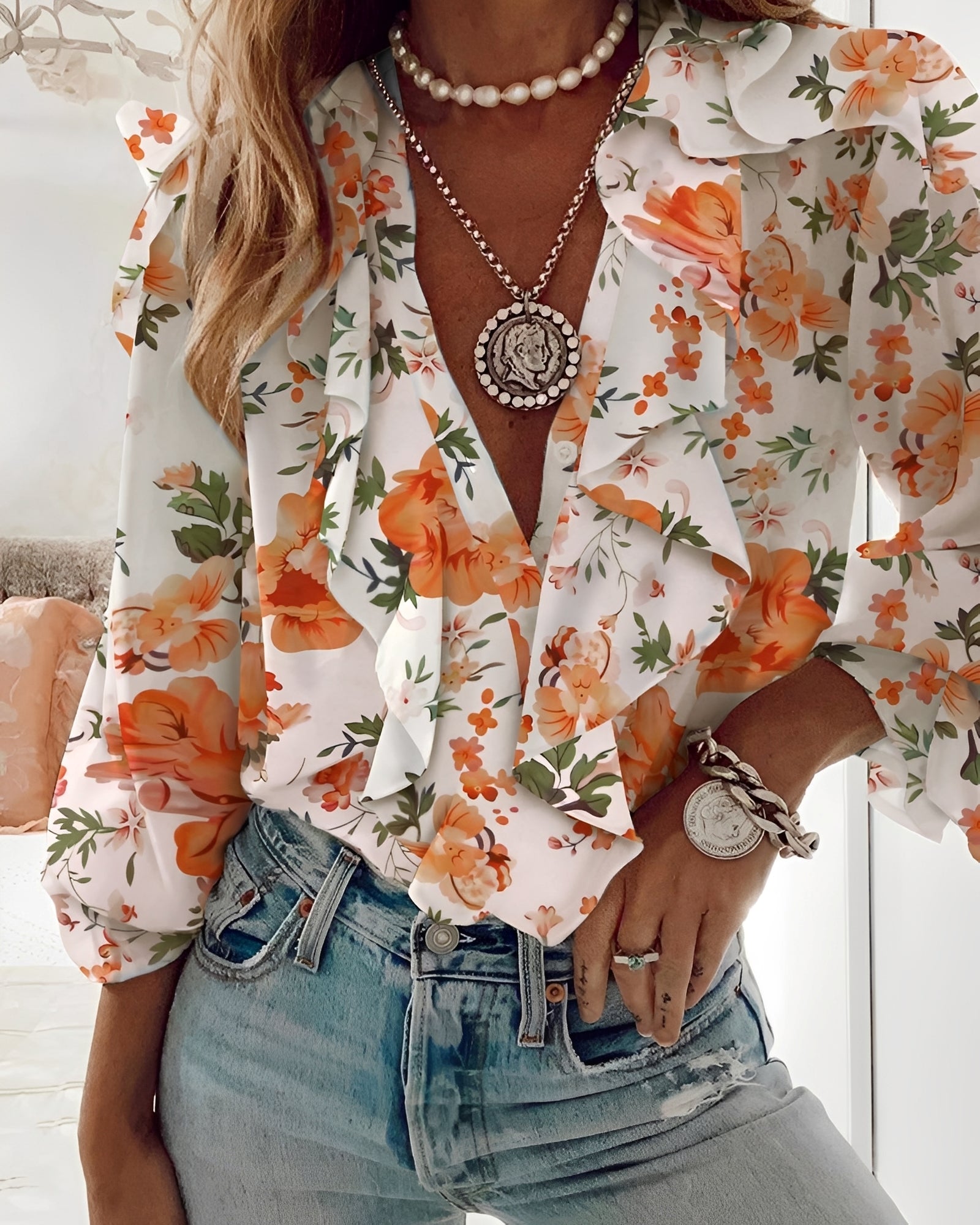 Arielle – Bluse für Frauen mit Rüschen und Schmetterlingsmuster