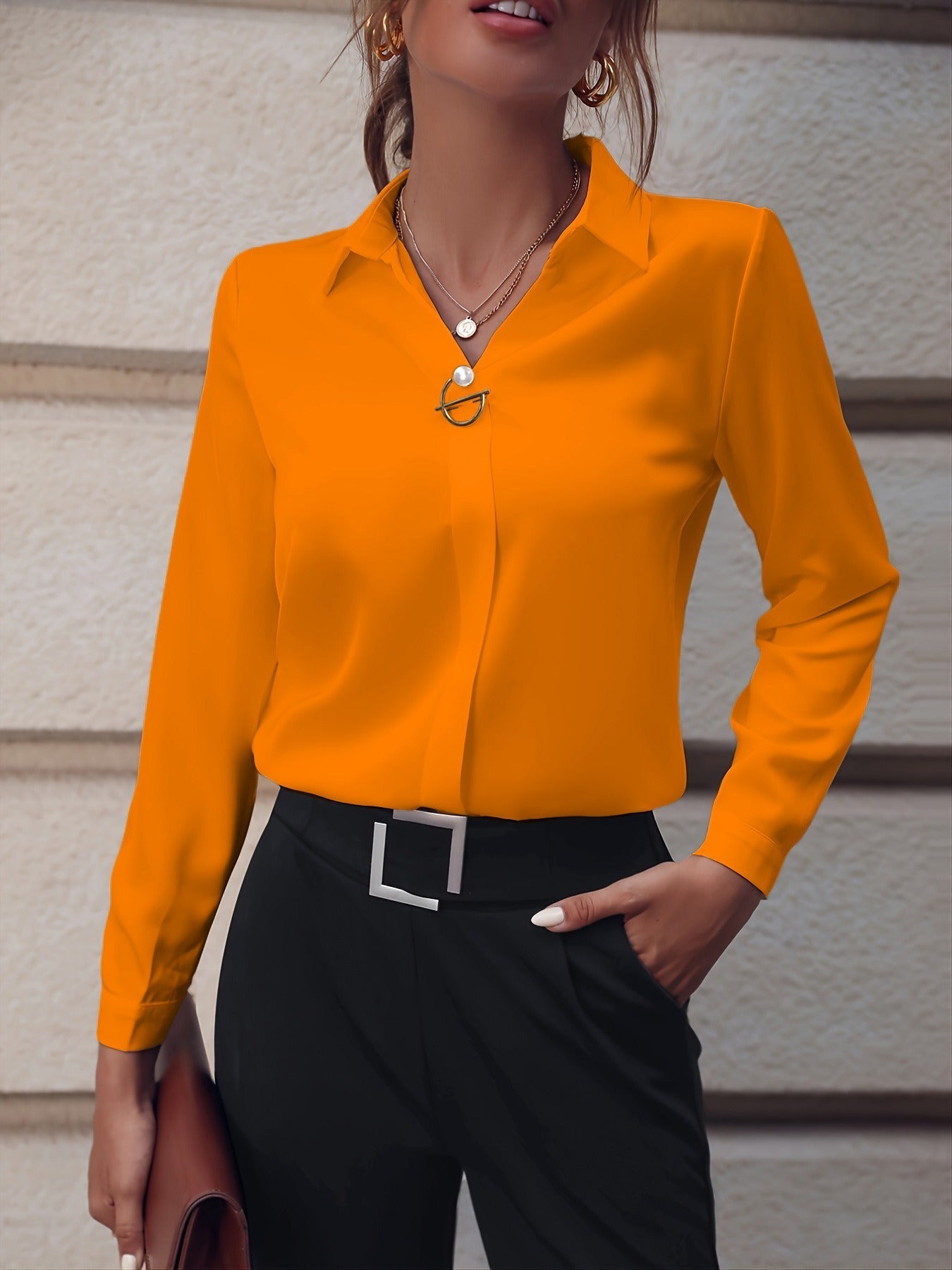 Claire – Stilvolle Unifarbene Bluse
