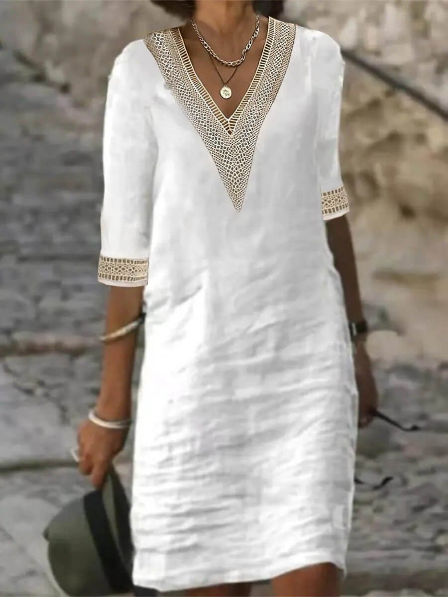 Arianne - Stilvolles Baumwoll-Häkelkleid mit V-Ausschnitt