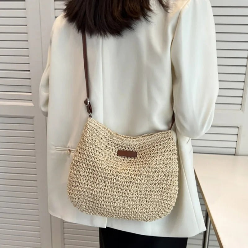 Camille – Chic geflochtener Beutel in neutralen Tönen